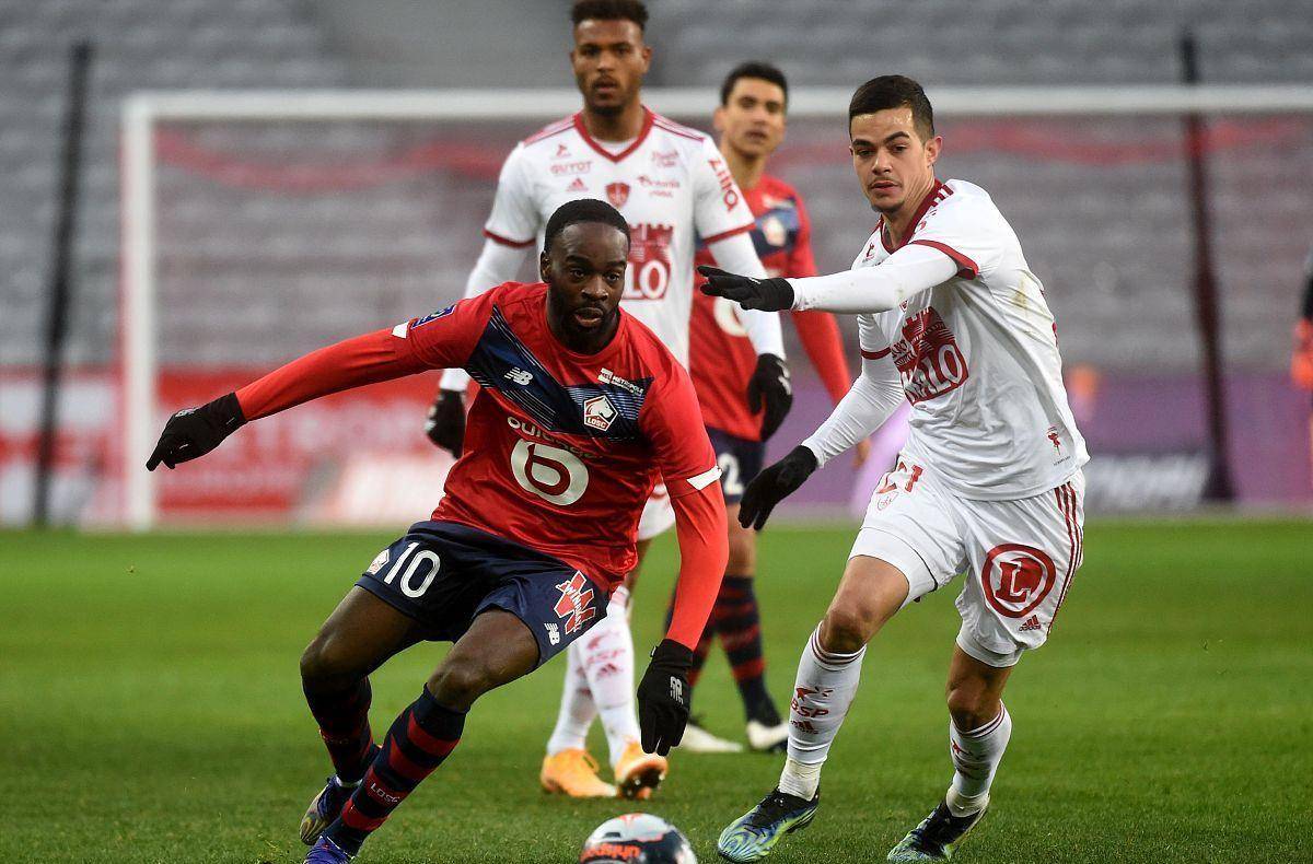 展现出更强 展现出更强