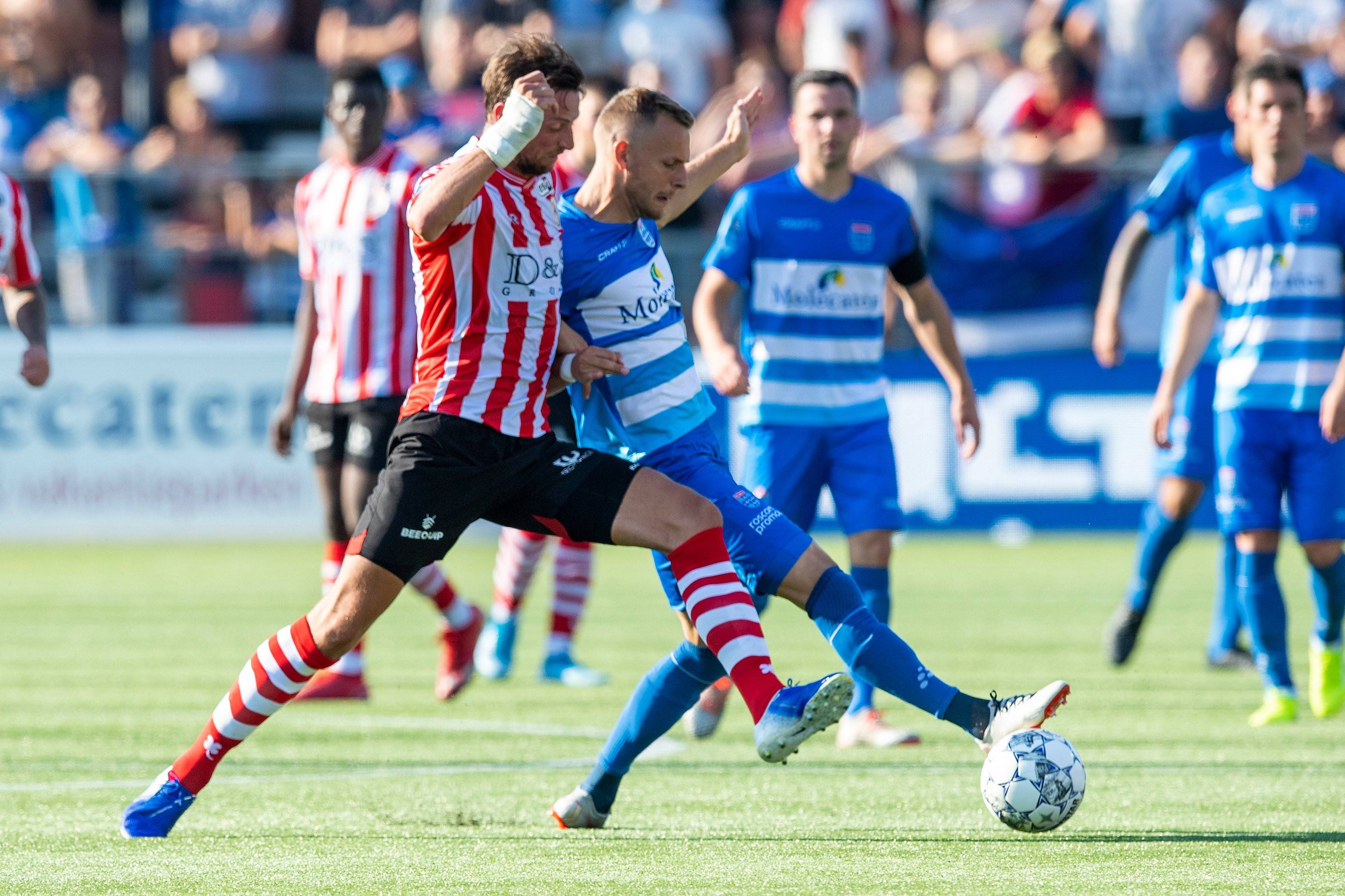 多名球员在 多名球员在